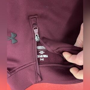 Underamour boys quarter zip maroon